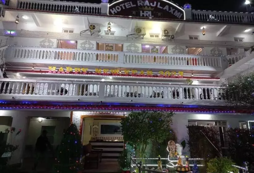 ホテル Raj Laxmi