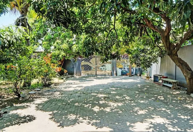 Hotelli Spot On 93144 Homestay H. Syarif Syariah   Bandar Gresik 2