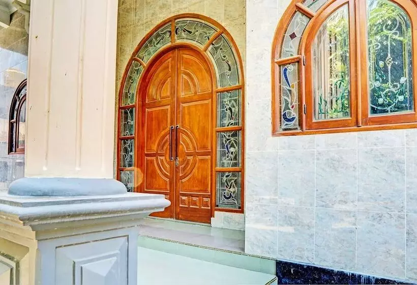 Hotelli Spot On 93144 Homestay H. Syarif Syariah   Bandar Gresik 2