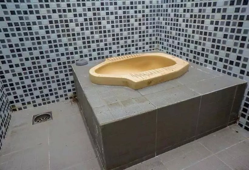 Hotelli Spot On 93144 Homestay H. Syarif Syariah   Bandar Gresik 2