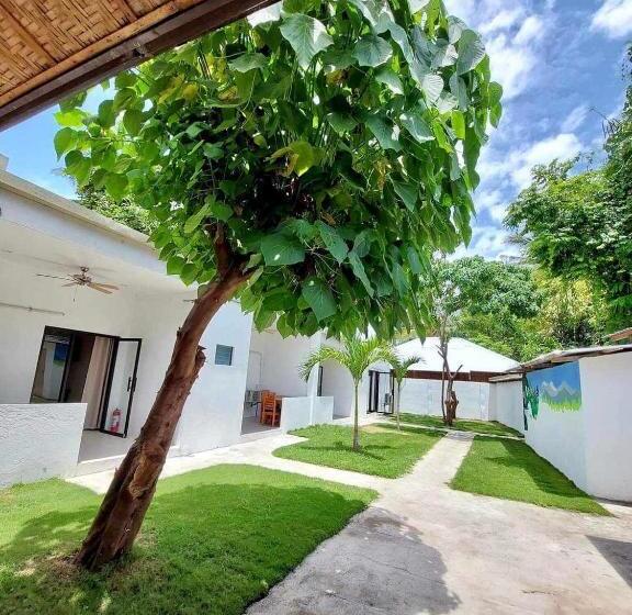 Szálloda Tiki Bantayan Cebu Tourist Inn Inc