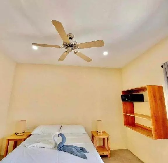 ホテル Tiki Bantayan Cebu Tourist Inn Inc