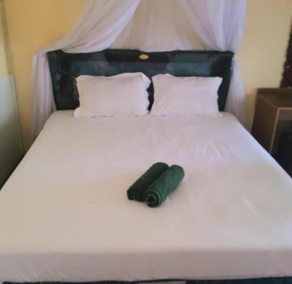 فندق Why Not Bar And Bungalows #3