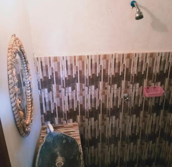 فندق Why Not Bar And Bungalows #3