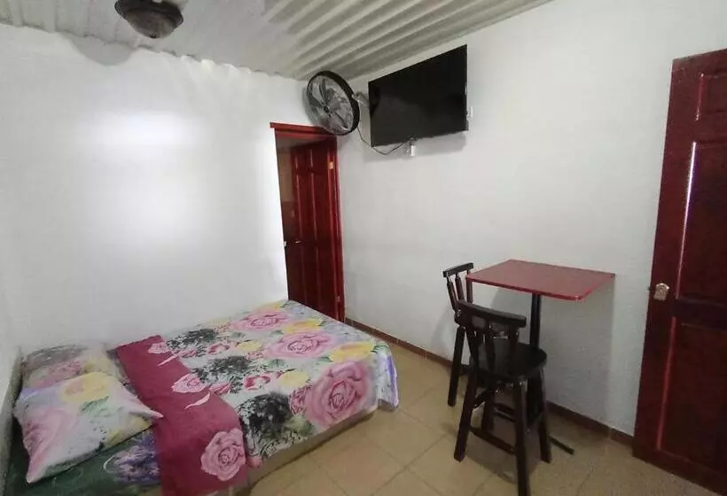 پانسیون Hostal El Caracol