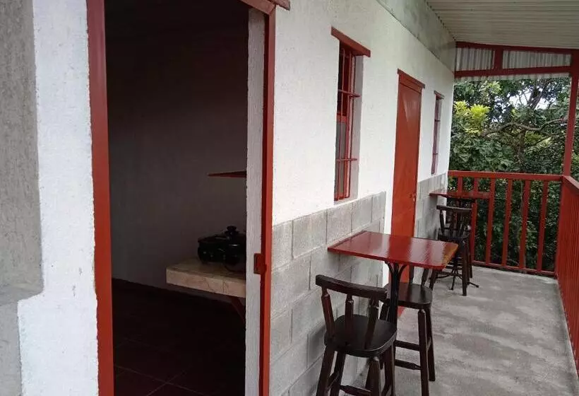 پانسیون Hostal El Caracol