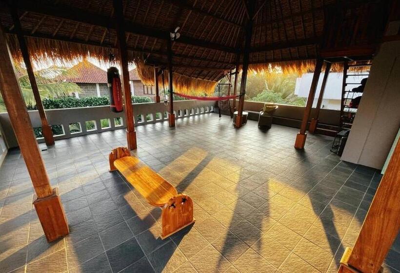 Пансион Surflab Villa