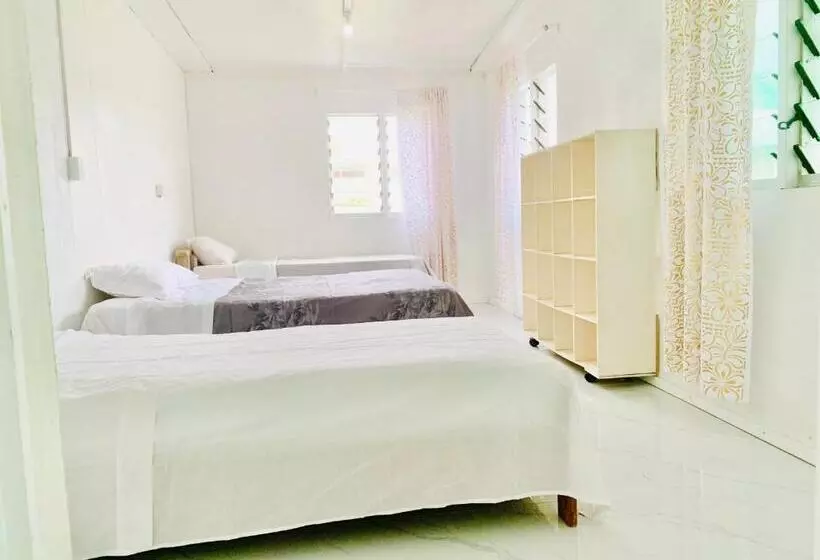 ペンション Tonga Cottage   Private Rooms With Shared Facilities