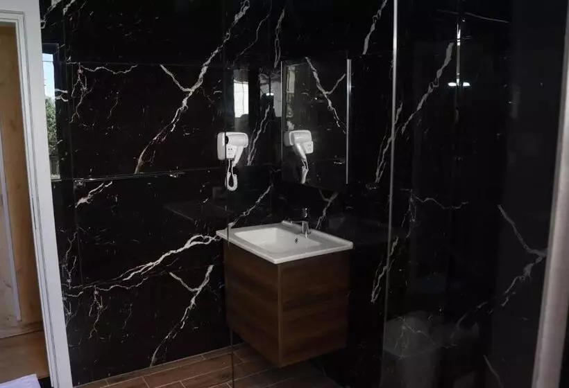 Relax Inn Hotel Durres