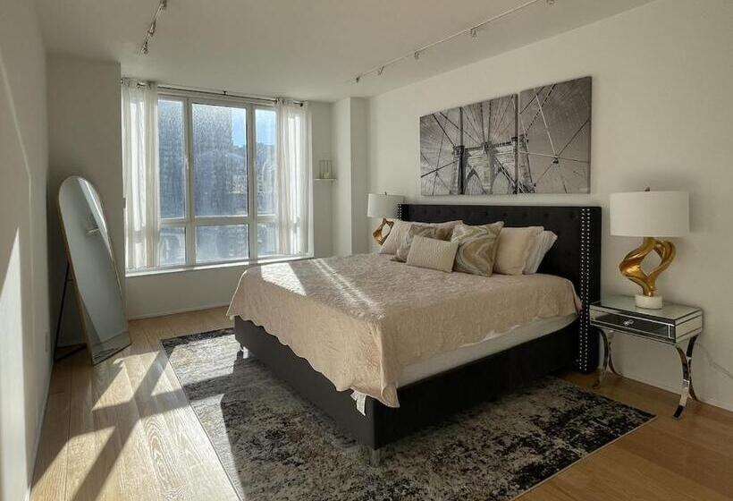 Stunning Views Of Manhattan