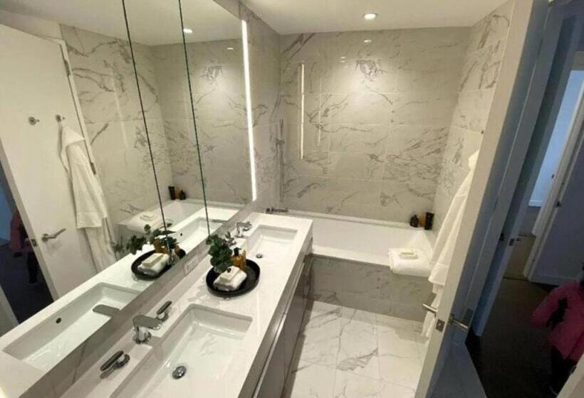 Stunning Views Of Manhattan