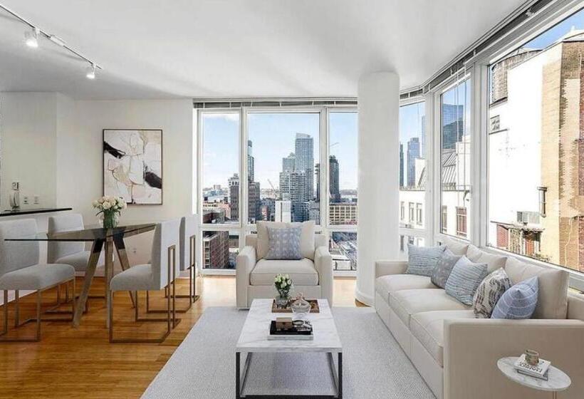 Stunning Views Of Manhattan