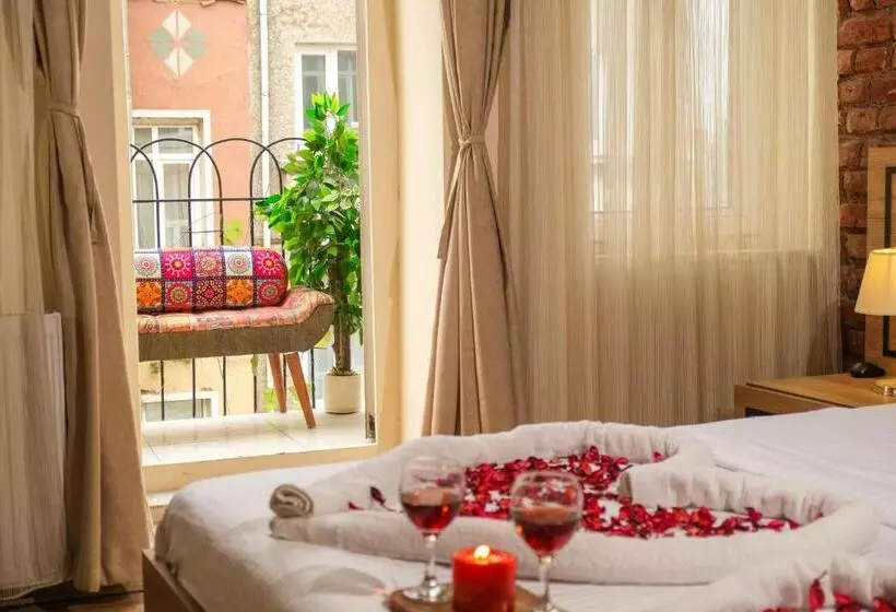 Taksim Nikea Suites 80