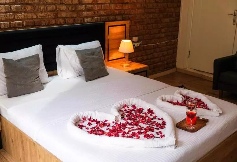 Taksim Nikea Suites 80