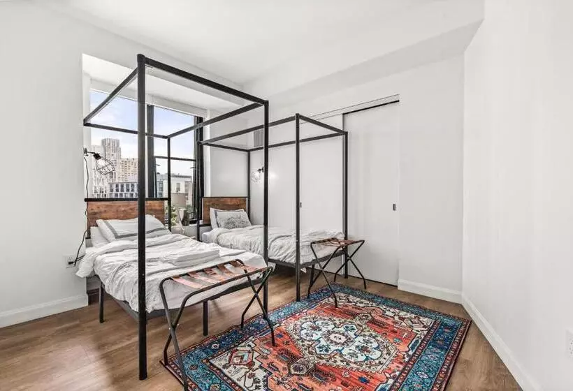 هاستل 424les House