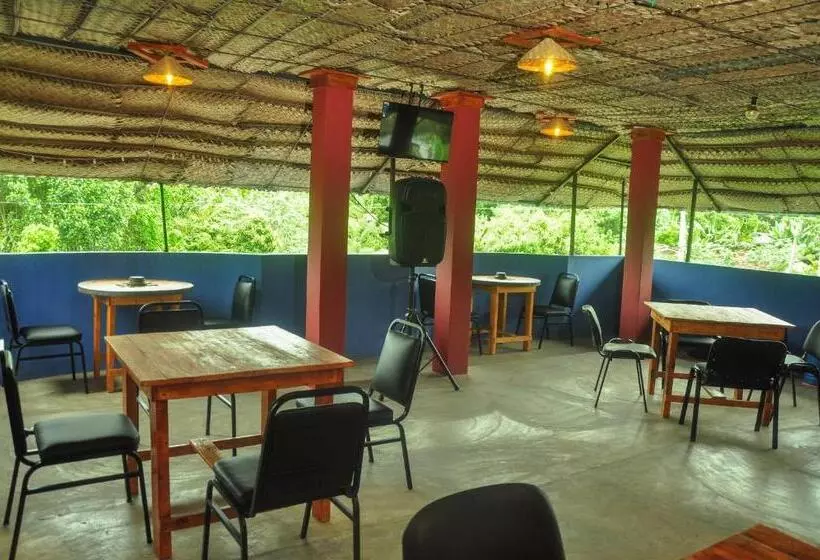 Retkeilymaja Airport Tourist Resort