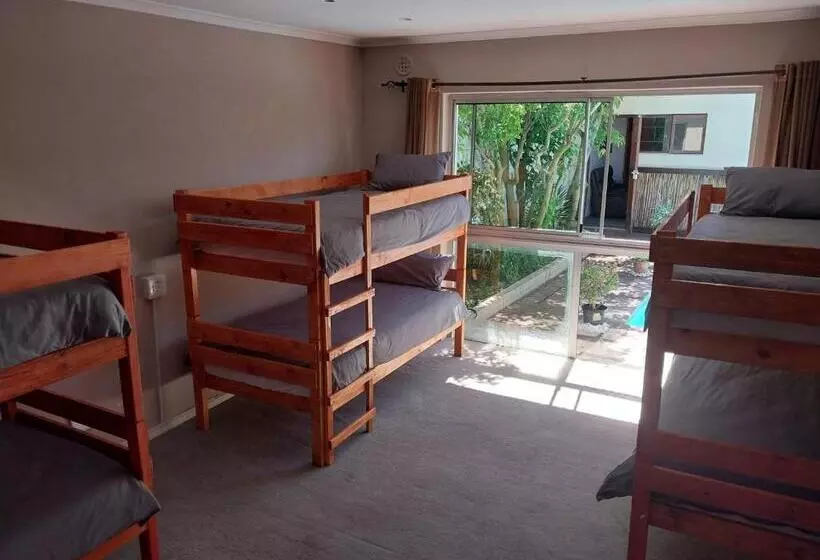 Retkeilymaja Serenity Shores Backpackers