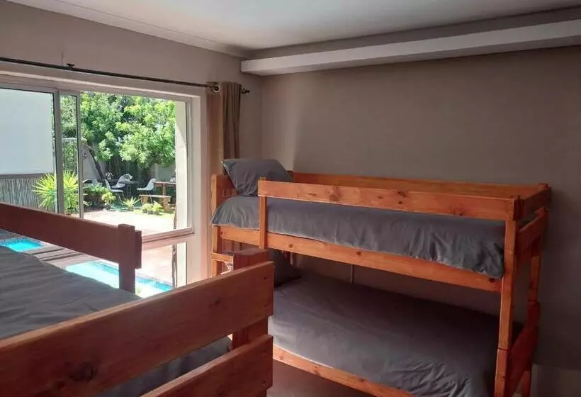 Retkeilymaja Serenity Shores Backpackers