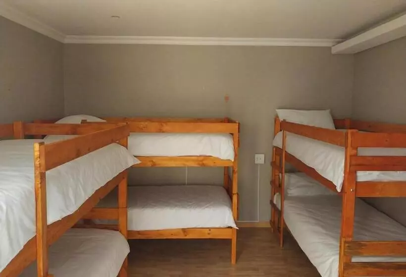 Retkeilymaja Serenity Shores Backpackers