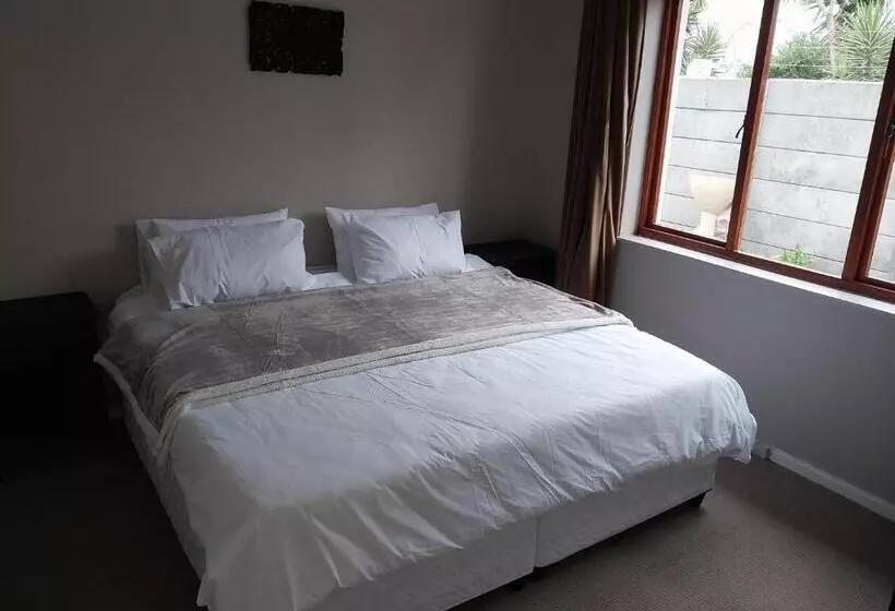 Retkeilymaja Serenity Shores Backpackers