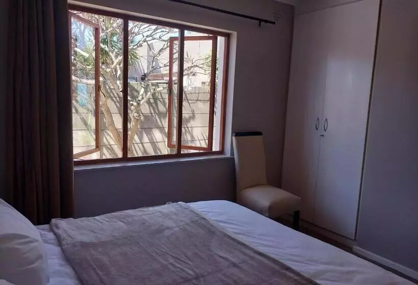 Retkeilymaja Serenity Shores Backpackers