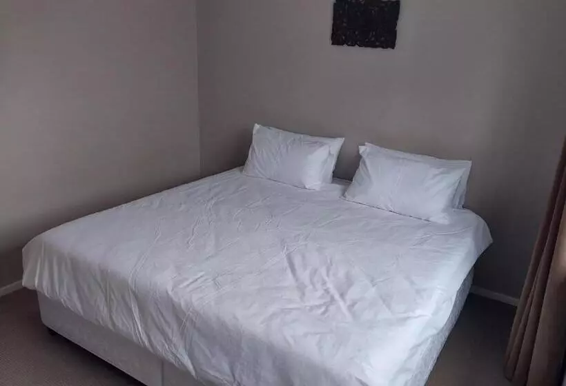 Retkeilymaja Serenity Shores Backpackers