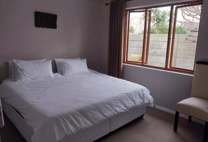 Retkeilymaja Serenity Shores Backpackers