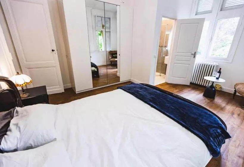 Aamiaismajoitus (B&B) Chateau La Croix De Millorit