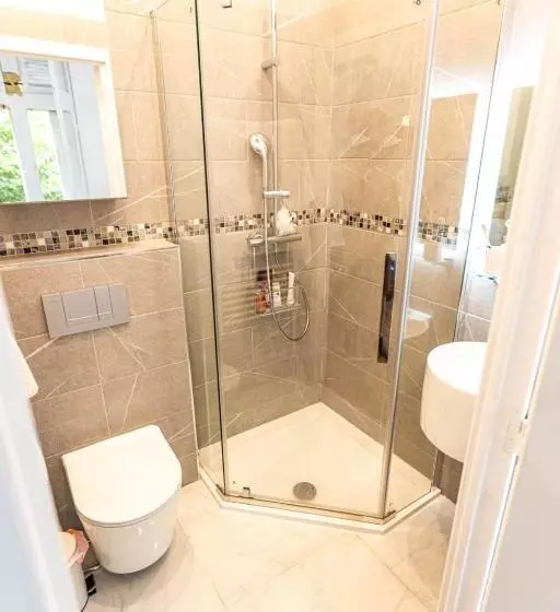 Aamiaismajoitus (B&B) Chateau La Croix De Millorit