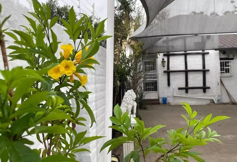 تختخواب و صبحانه Valsdam House