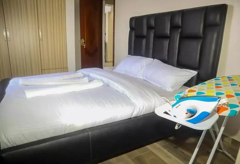 Cosy Flamingo Furnished Apartments