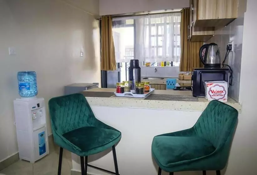 Cosy Flamingo Furnished Apartments