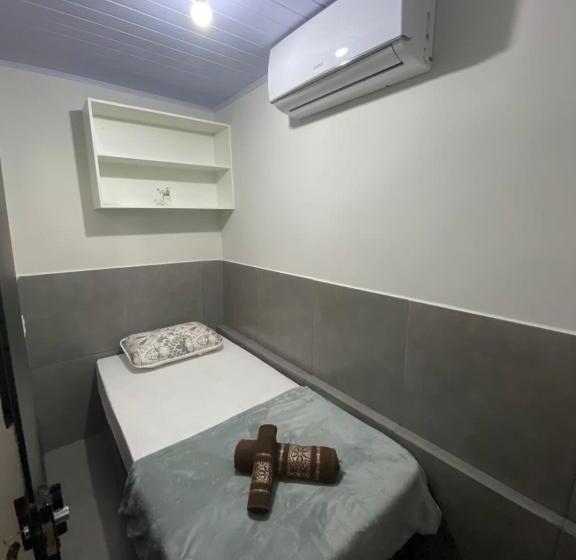 هتل کپسول Hostel Araxá