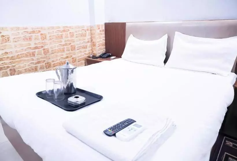 Hotelli Roomshala 127 Mannat Stay