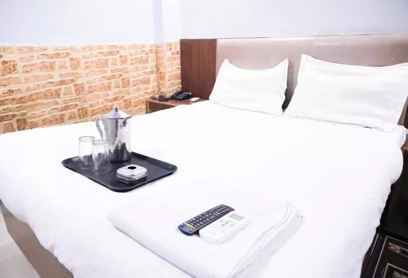 Hotelli Roomshala 127 Mannat Stay