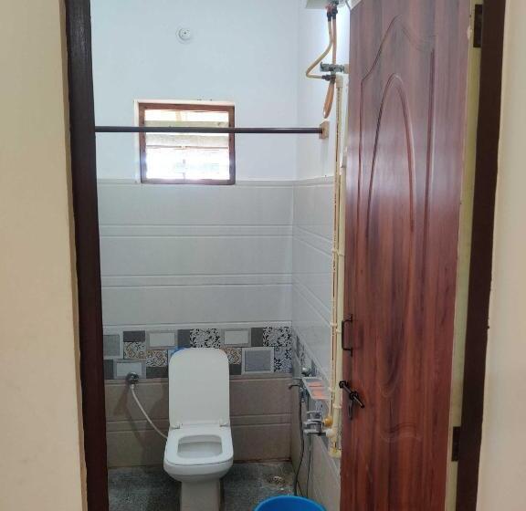 Отель Oyo Kaustubh Restaurant And Lodge