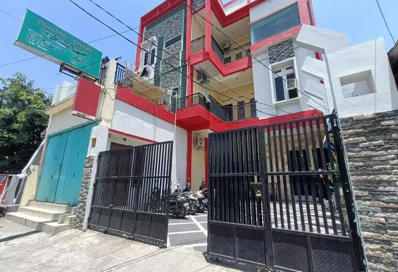 Hotelli Reddoorz Syariah Near Rumah Sakit Umum Wisata Uit