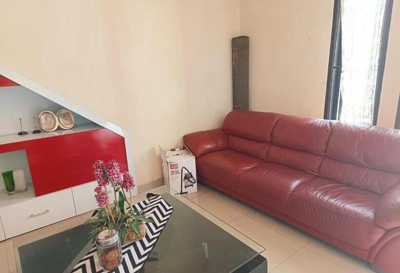 בית מלון כפרי Reddoorz Syariah Near Rumah Sakit Umum Wisata Uit