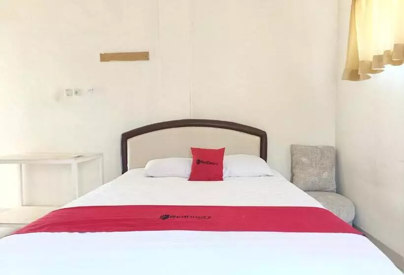 Hotelli Reddoorz Syariah Near Rumah Sakit Umum Wisata Uit