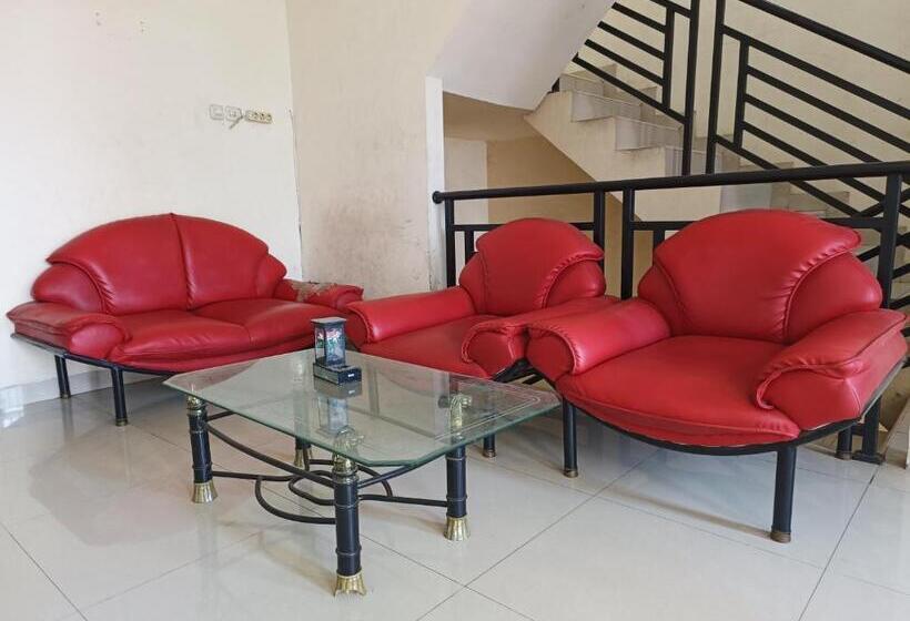 בית מלון כפרי Reddoorz Syariah Near Rumah Sakit Umum Wisata Uit