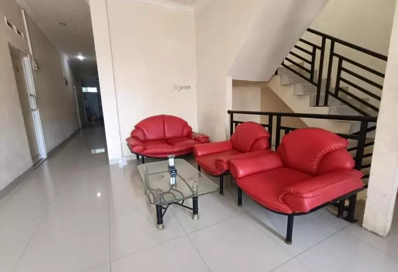 Hotelli Reddoorz Syariah Near Rumah Sakit Umum Wisata Uit