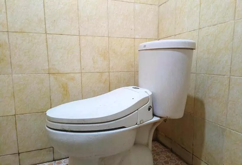 Hotelli Reddoorz Syariah Near Rumah Sakit Umum Wisata Uit