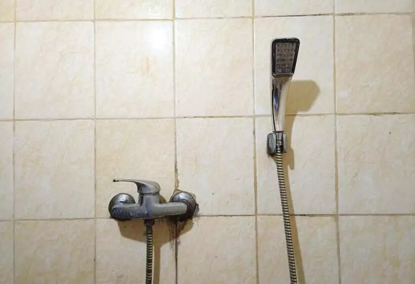 Hotelli Reddoorz Syariah Near Rumah Sakit Umum Wisata Uit