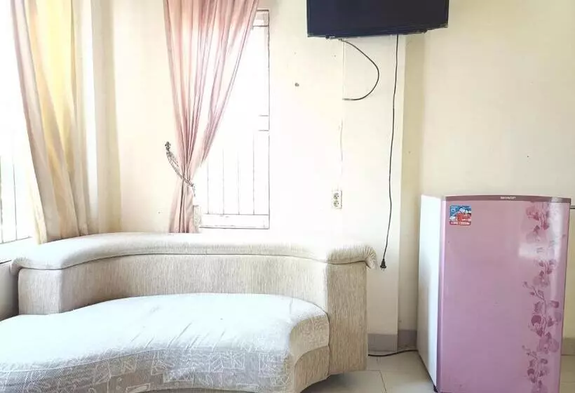 Hotelli Reddoorz Syariah Near Rumah Sakit Umum Wisata Uit