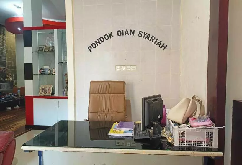 Hotelli Reddoorz Syariah Near Rumah Sakit Umum Wisata Uit