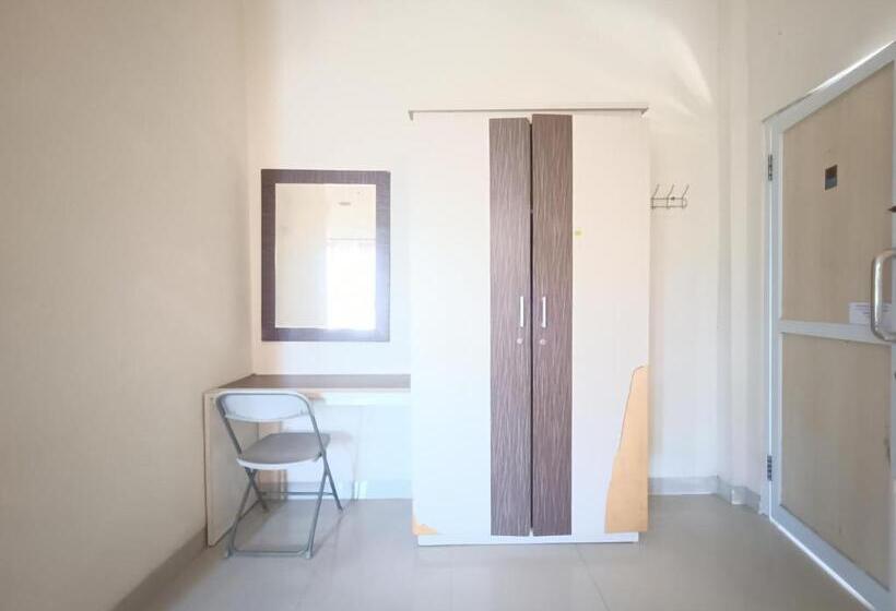 בית מלון כפרי Reddoorz Syariah Near Rumah Sakit Umum Wisata Uit