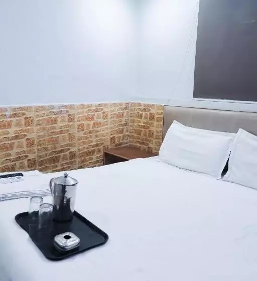 Hotelli Roomshala 127 Mannat Stay