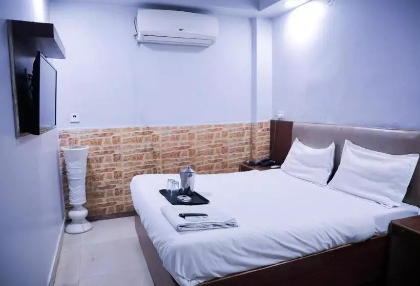 Hotelli Roomshala 127 Mannat Stay