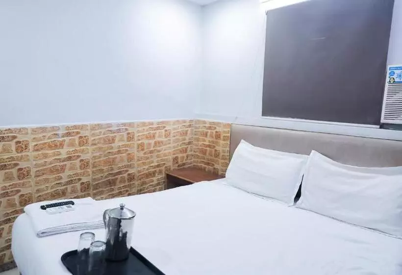 Hotelli Roomshala 127 Mannat Stay