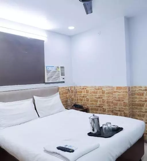 Hotelli Roomshala 127 Mannat Stay